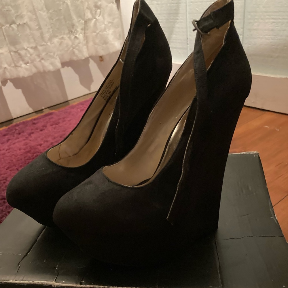 Just fabulous wedge shoes, worn only 3 times